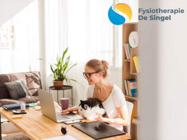 Vrouw met RSI klachten kan haar werk weer doen na behandeling van de fysiotherapeut in Nieuwendijk